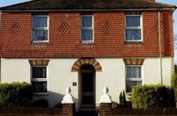 Park Lodge Guest House - Guest houses with Pet Rooms in Farnborough