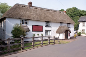 The New Inn - Inns with Pet Rooms in Crediton