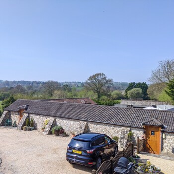 The Golden Fleece - Guest houses with Pet Rooms in Chard