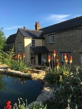 The Highwayman Hotel - B&Bs with Pet Rooms in Kidlington