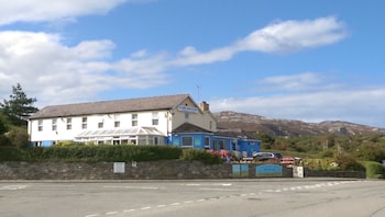 The Boathouse Hotel - Hotels with Pet Rooms in Holyhead