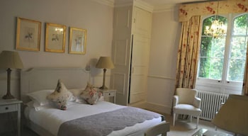 The Manor Country House Hotel - Hotels with Pet Rooms in Bicester