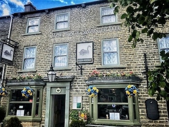 The Black Swan Hotel - Inns with Pet Rooms in Leyburn