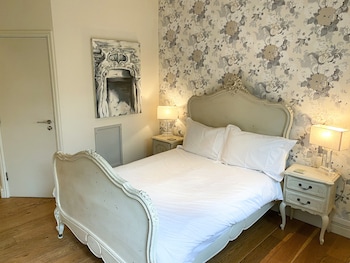 The Old House At Home - Inns with Pet Rooms in Chippenham