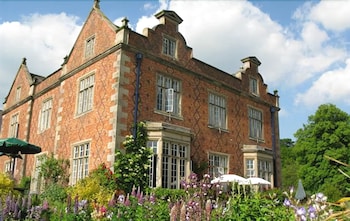 Willington Hall Hotel - Country houses with Pet Friendly Rooms in Tarporley