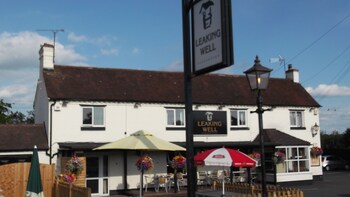 The Leaking Well - Inns with Pet Rooms in Stourport-on-Severn