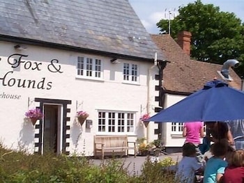 The Fox And Hounds - Inns with Pet Rooms in Faringdon