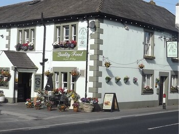 The Boars Head - Inns with Pet Friendly Rooms in Skipton