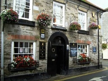 The Ship Inn - Inns with Pet Rooms in St Austell