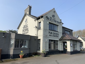 The Bull Hotel - Inns with Pet Rooms in Holyhead