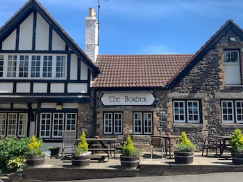 The Border Hotel - Hotels with Pet Rooms in Kelso