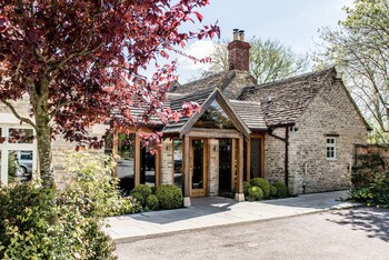 Wild Thyme & Honey - Hotels with Pet Rooms in Cirencester