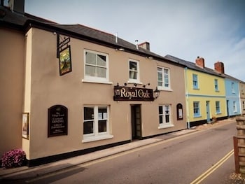 Royal Oak - Inns with Pet Friendly Rooms in Kingsbridge