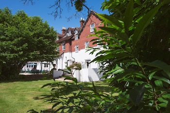 Moorhill House Hotel - Hotels with Pet Rooms in Ringwood