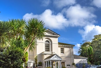 Penventon Park Hotel - Hotels with Pet Rooms in Redruth