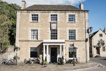 Methuen Arms - Inns with Pet Rooms in Corsham