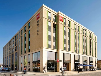 Ibis Cambridge Central Station - Hotels with Pet Rooms in Cambridge