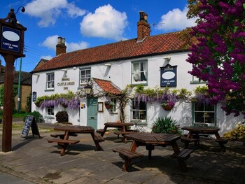 The Castle Arms Inn - Inns with Pet Rooms in Bedale