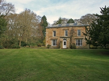 Burnhopeside Hall - B&Bs with Pet Rooms in Durham