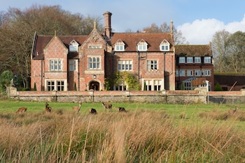 Burley Manor - Hotels with Pet Friendly Rooms in Ringwood