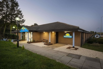 Days Inn By Wyndham Sutton Scotney North - Hotels with Pet Rooms in Winchester