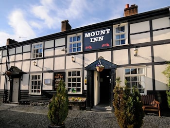 The Mount Inn - Inns with Pet Rooms in Llanidloes