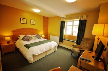 The Castle Hotel - Hotels with Pet Rooms in Brecon