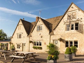 The Bell Inn - Inns with Pet Rooms in Stroud