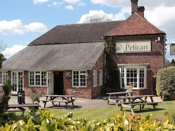 The Pelican Inn - Inns with Pet Friendly Rooms in Marlborough