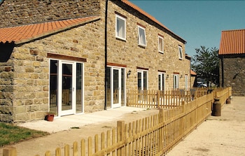 The Grainary Cottages - Cottages with Pet Rooms in Scarborough