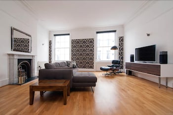 Queens Circus Serviced Apartment - Apartments with Pet Rooms in Cheltenham