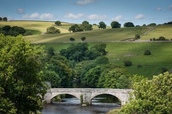 The Devonshire Fell Hotel - Inns with Pet Rooms in Skipton