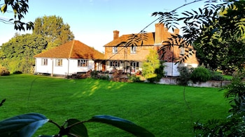 Iffin Farmhouse Accommodation - Guest houses with Pet Rooms in Canterbury