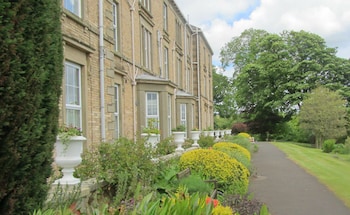 Gilsland Hall Hotel - Hotels with Pet Rooms in Brampton