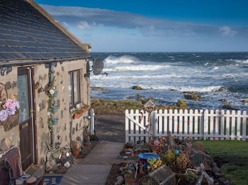 Pew With A View - Seafront Cottages - Cottages with Pet Rooms in Fraserburgh