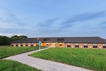 Days Inn By Wyndham Sutton Scotney South - Hotels with Pet Friendly Rooms in Winchester