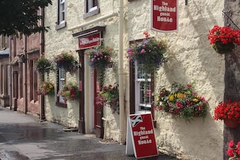 The Highland Guest House - B&Bs with Pet Friendly Rooms in Callander