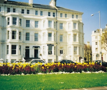 The Ellesmere Hotel - Hotels with Pet Friendly Rooms in Eastbourne