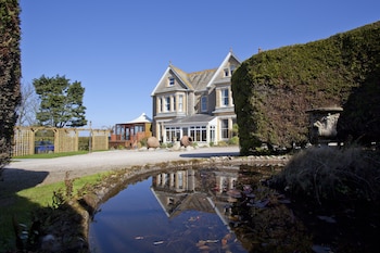 The Longcross Hotel Restaurant Amp  Gardens - Hotels with Pet Friendly Rooms in Port Isaac