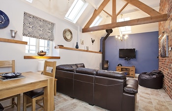 Holtby Grange Cottages - Cottages with Pet Rooms in York