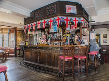 The Royal Oak Hotel - Inns with Pet Friendly Rooms in York