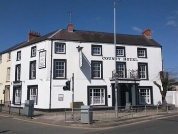 County Hotel - Hotels with Pet Friendly Rooms in Haverfordwest