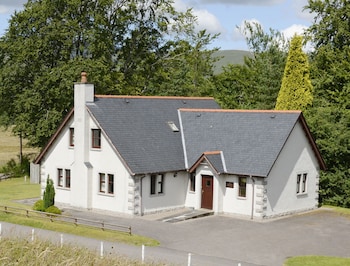 Factors Inn & Cottage - Inns with Pet Rooms in Fort William