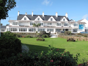 Trearddur Bay Hotel - Hotels with Pet Rooms in Holyhead