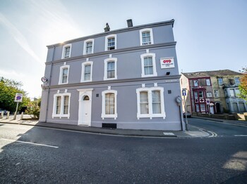 Oyo The Cumberland Hotel - Hotels with Pet Rooms in Workington