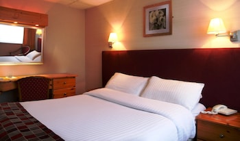 King Charles Hotel - Hotels with Pet Rooms in Gillingham