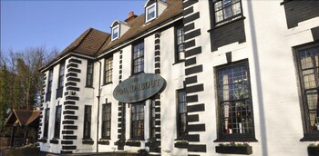 The Roundabout Hotel - Hotels with Pet Rooms in Fareham