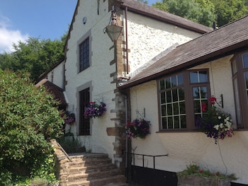 Winyard's Gap Inn - Inns with Pet Rooms in Beaminster