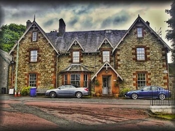 The Hopetoun Arms Hotel - Hotels with Pet Rooms in Biggar