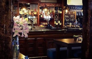 Rose & Crown Inn - Inns with Pet Rooms in Knutsford